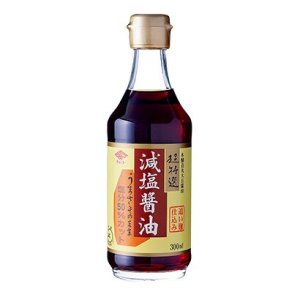 画像: おいしさそのまま、コクがあるのに塩分５０％カット　丸大豆減塩醤油　　300ml  (チョーコー醤油） 